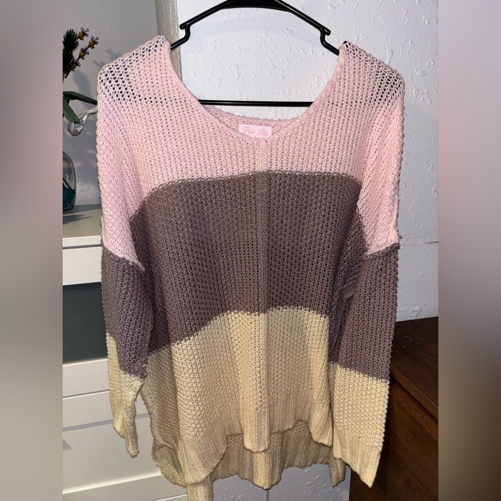 Women’s Pink Lily Sweater small
